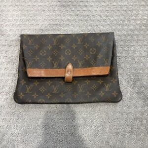 Vintage Louis Vuitton Monogram Pouchette Priant Clutch